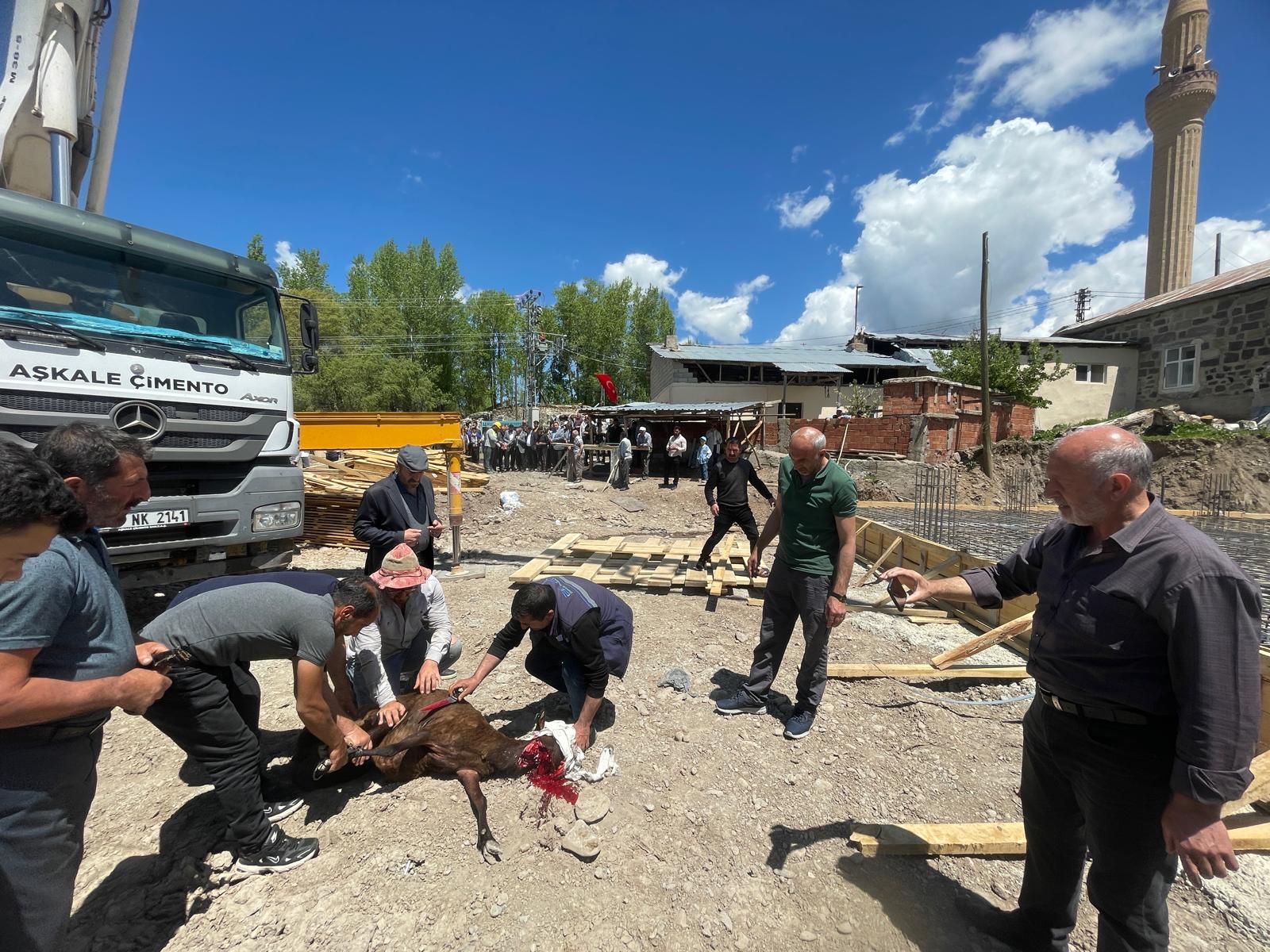 Düzenlenen törenle temel atma merasimi yapıldı.